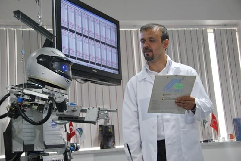 akinsoft robot insan - PC Hocası