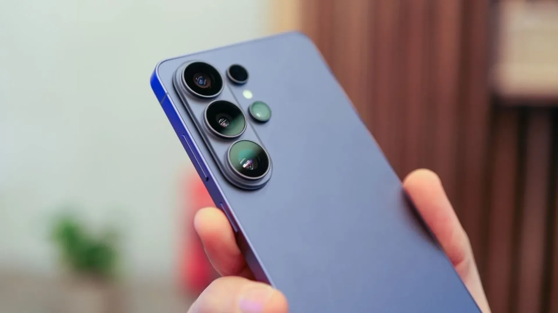 Samsung Galaxy S27 için üzücü iddia: Beklenen 2 özellik ertelenecek!