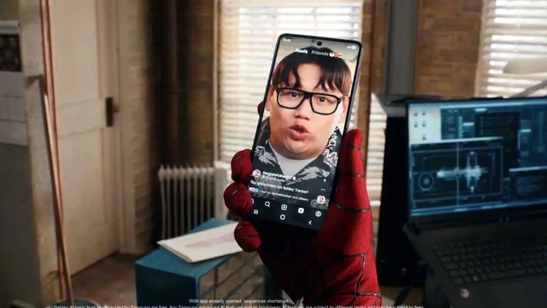 Samsung Galaxy Z Fold 8, Spider-Man Tanıtımında Görüldü