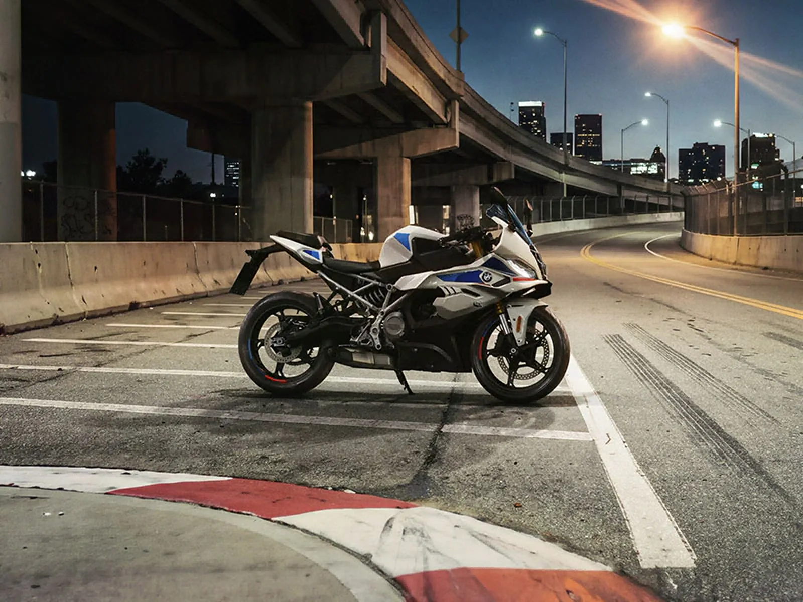 bmf50rr4-cbf922.webp