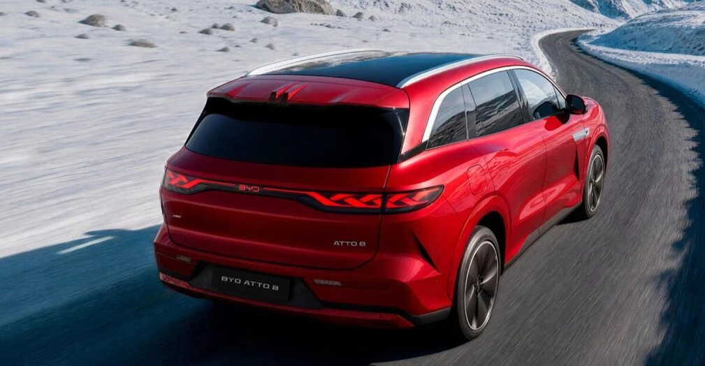 byd-atto-8-duyuruldu-7-koltuklu-yeni-elektrikli-suv-geliyor-v1.webp