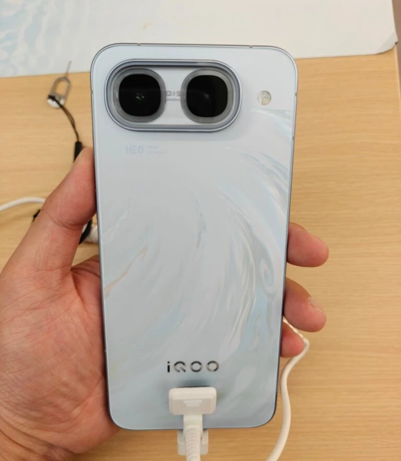 iqoo-neo-11.webp