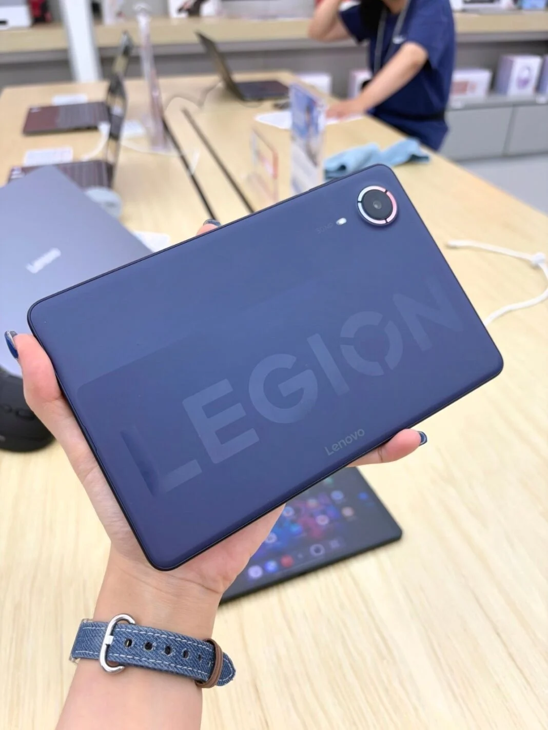 Lenovo Legion Y700 Infinite