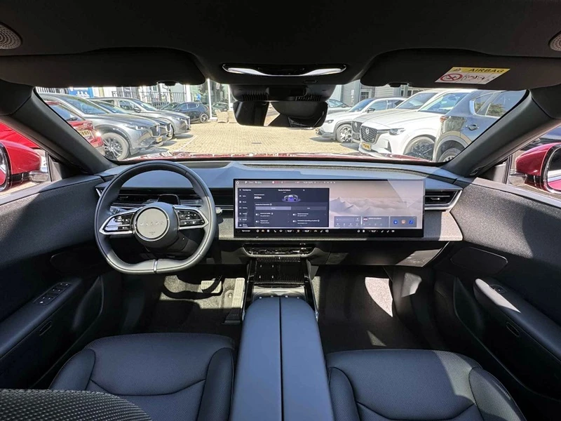 mazda-cx-6e.webp