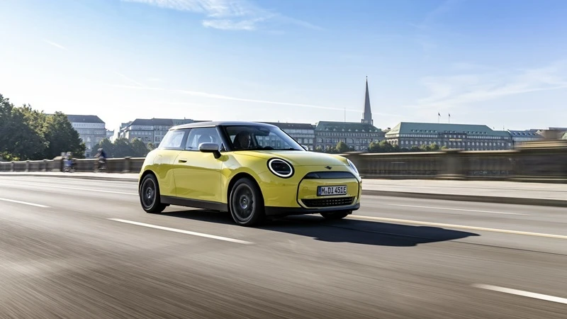 mini-cooper-e.webp