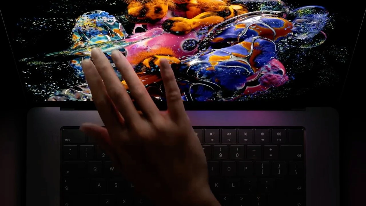 OLED MacBook Pro