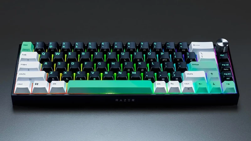 razer-reclusa-mini-65-oyuncu-klavyesi.webp