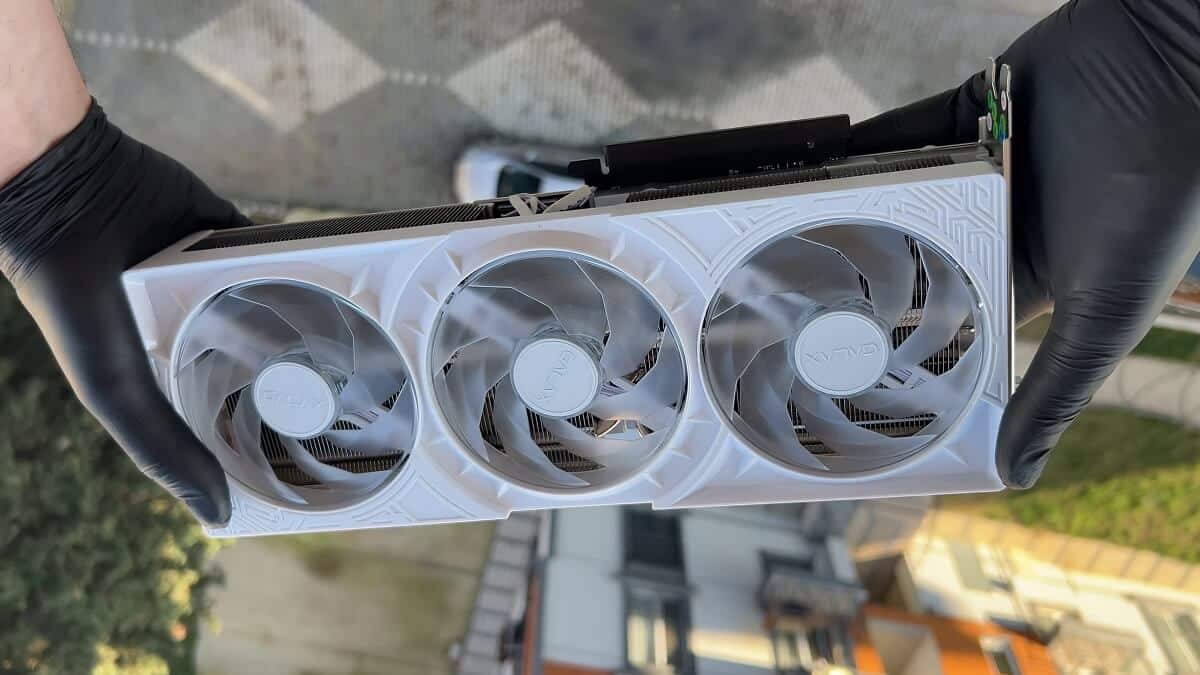 GALAX GeForce RTX 5080 1-Click OC White