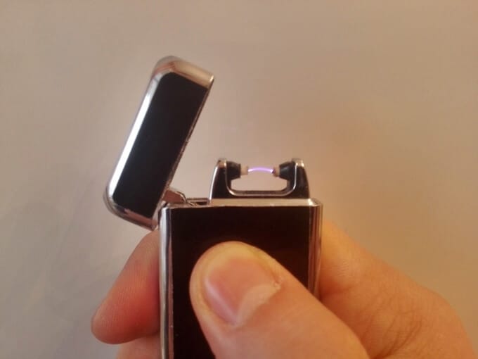 Tesla'dan Elektronik Çakmak