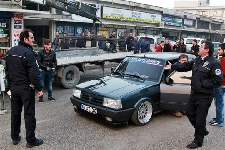 BMW Motorunu Şahin'e Taktı 240 Km Hız İle Yakalandı