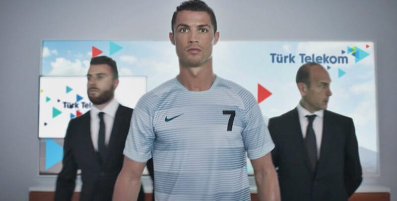 Cristiano-Ronaldo-TurkTelekom-3