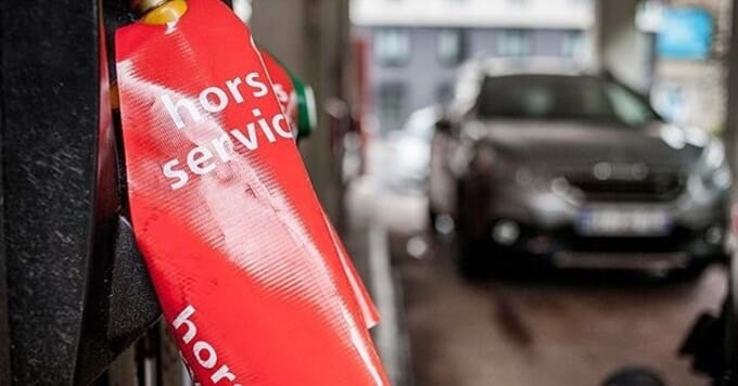 elektrikli-otomobil-benzin