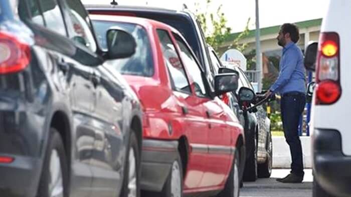 Elektrikli Araçtan Benzin Çalarken Akıma Kapıldı