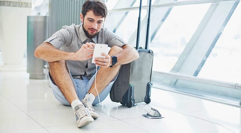 Telefonları Dışarıda Şarj Ederken, Verileri Riske Atıyoruz