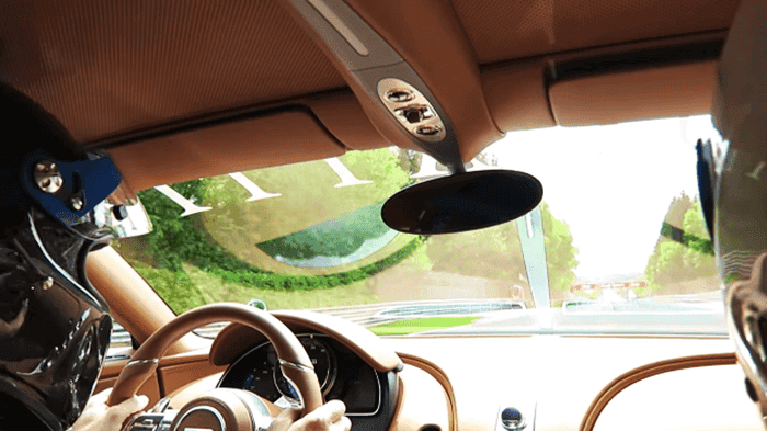 Bugatti'nin Efsane Aracı Chiron CEO'su Tarafından Test Edildi