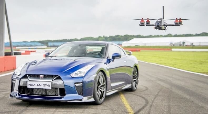 Nissan GT-R Drone ile Pistte Kozlarını Paylaştı