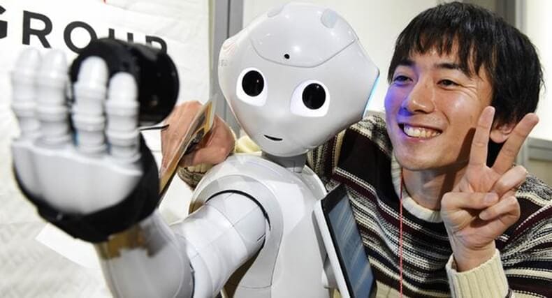 Sevimli ve Üstün Yapay Zekalı Robot Pepper