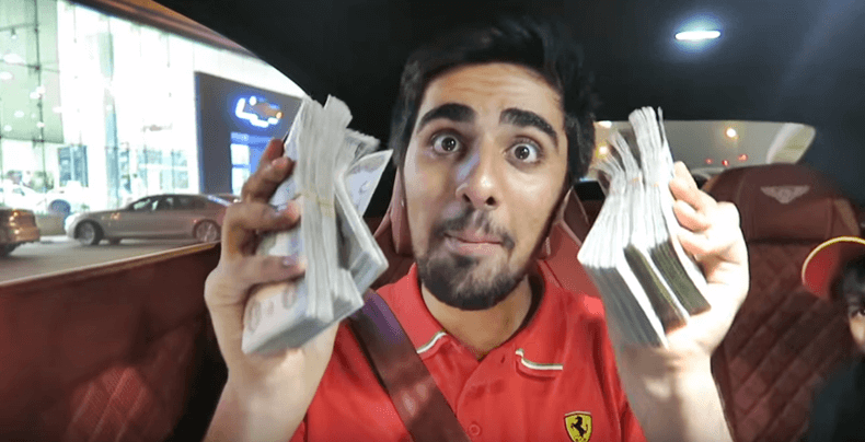 Yeni Ferrari'ye Nakit Para Ödeyerek Satın Almak