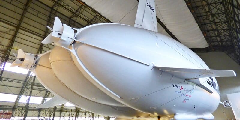 Dünyanın En Büyük Hava Taşıtı Airlander 10 Test Uçuşunu Tamamladı