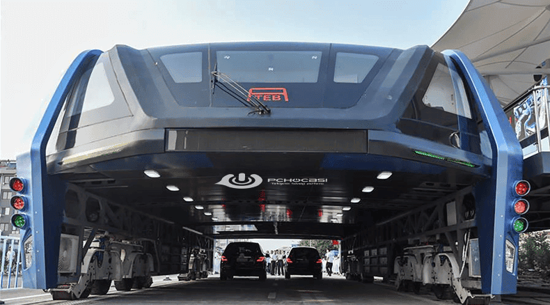 Otomobilleri Yutan Otobüs Hizmete Girdi