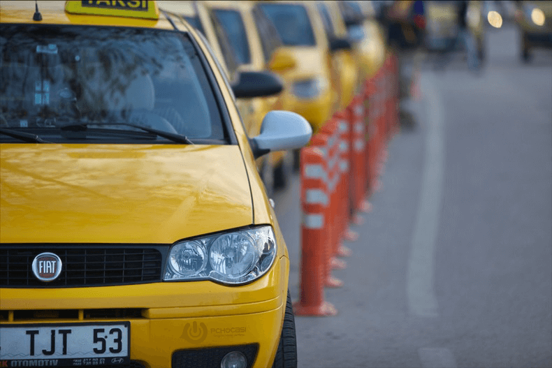 Demokrasi ve Şehitler Mitingine Taksi Ücretsiz