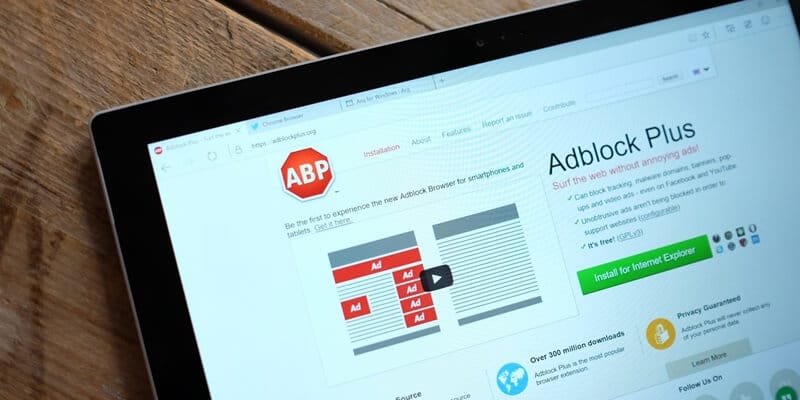 Adblock Plus Reklam Satmaya Karar Verdi