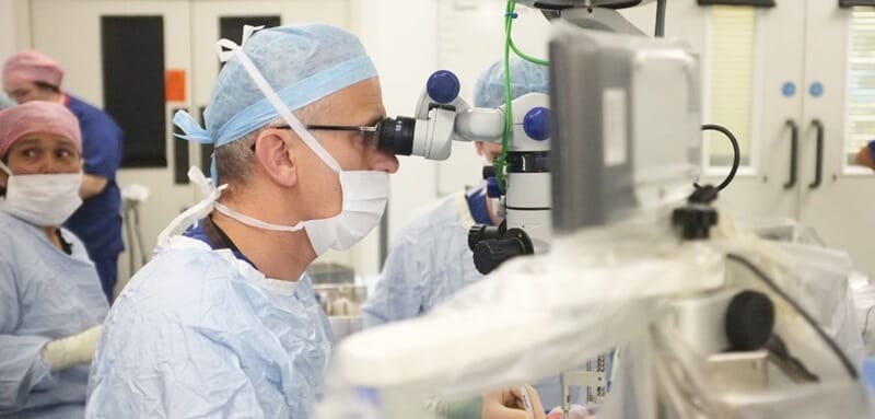 Robotlar Artık Göz Ameliyatı Yapabiliyor