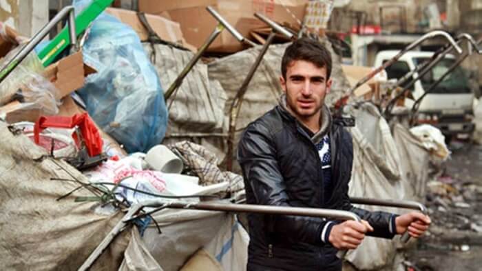 Sizi 19 Yaşındaki Kağıt Toplayıcısı Muhammet İle Tanıştıralım