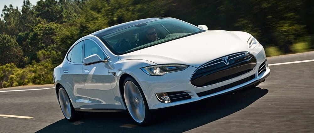 Tesla Model S için performans güncellemesi geldi
