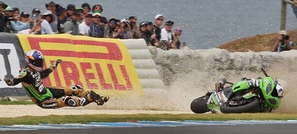 Kenan Sofuoğlu Fransa'da Büyük Bir Kaza Geçirdi