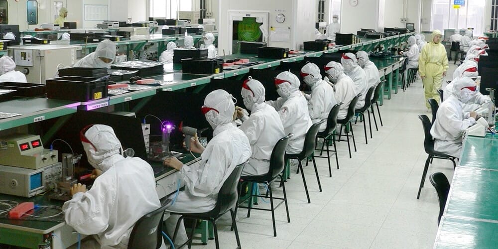 Samsung 25 Yılın Ardından Intel'i Tahttan İndirmeyi Başardı