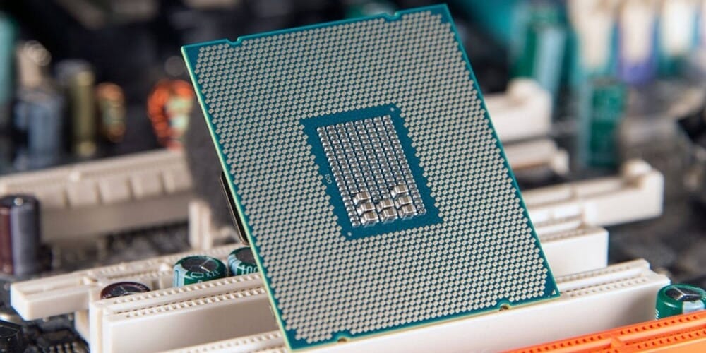 Intel İlk Kez Core i9-8950HK Mobil İşlemcisini Duyurdu