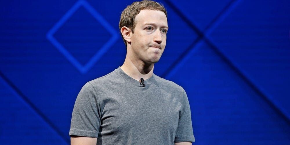 Elon Musk Facebook'a Karşı Sayfa Silerek Savaş mı Başlattı?