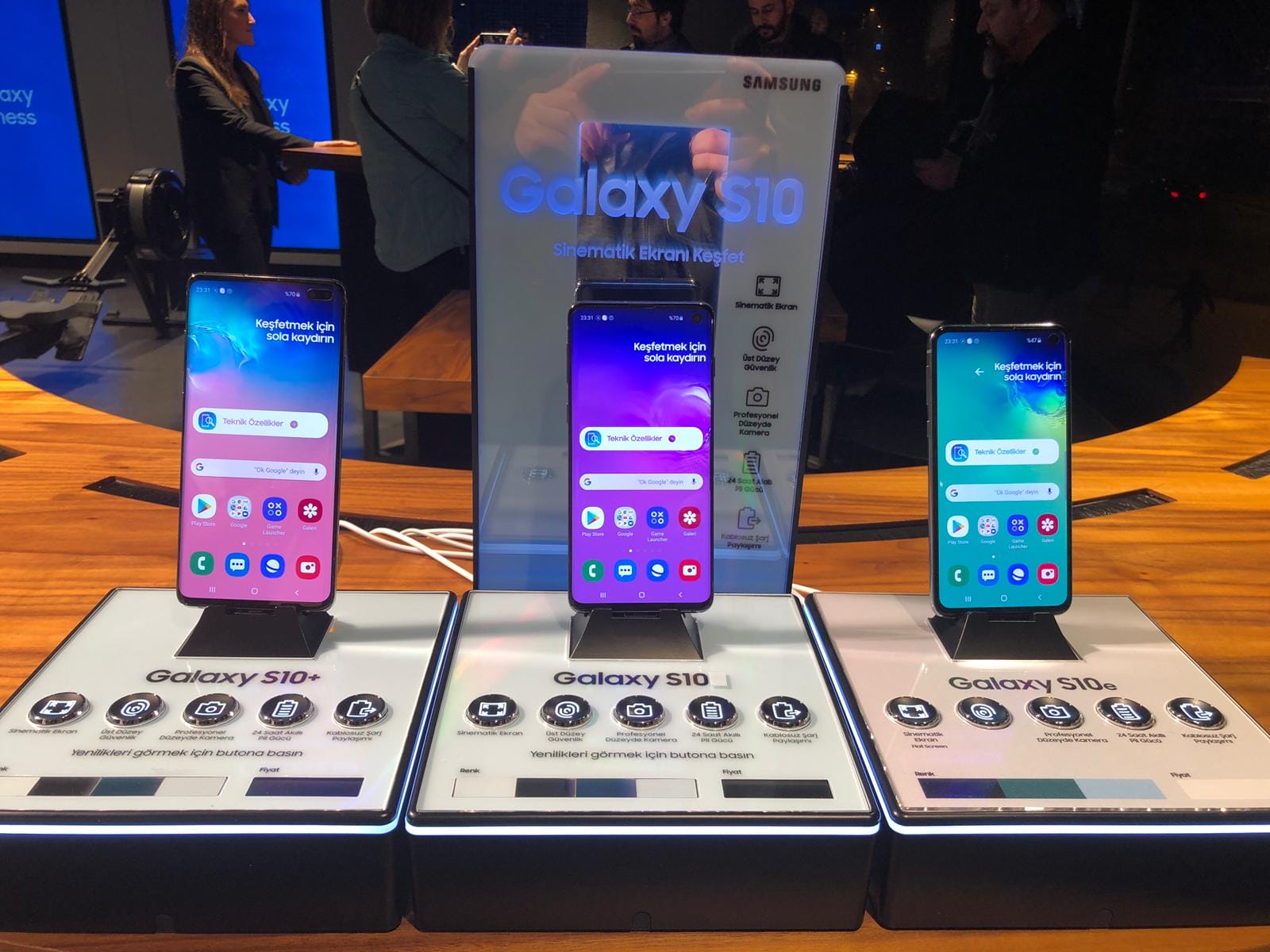 Samsung Galaxy S10, S10 Plus ve S10e Tanıtıldı
