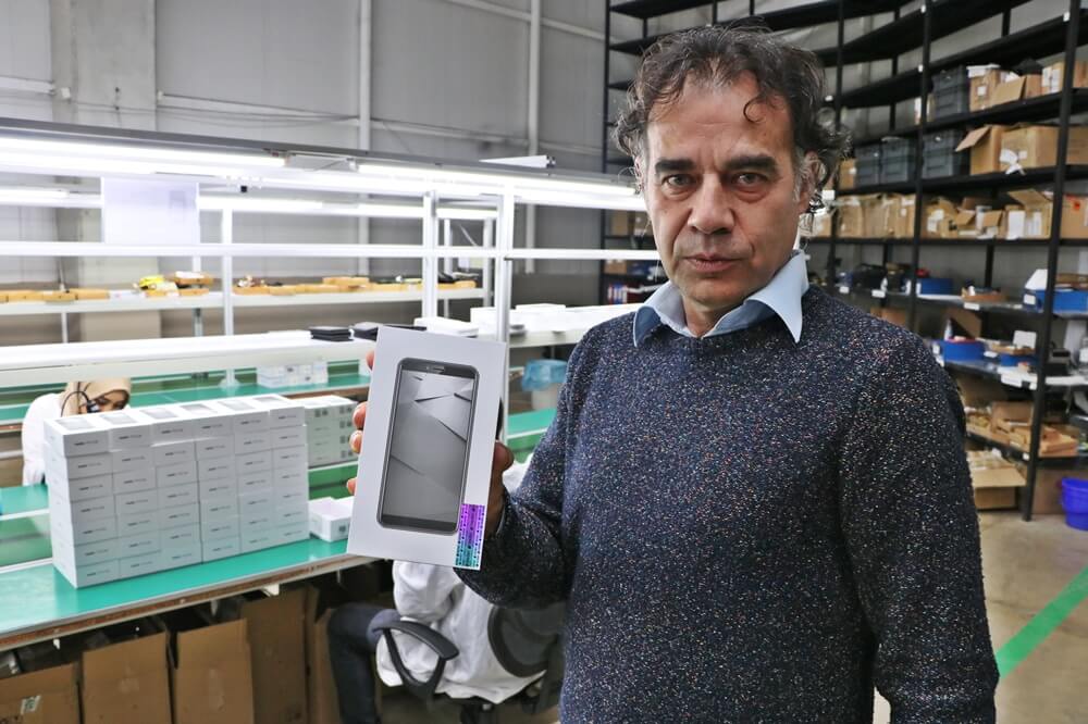 Yerli Marka Reeder, Türkiye'de Akıllı Telefon Üreteceklerini Açıkladı