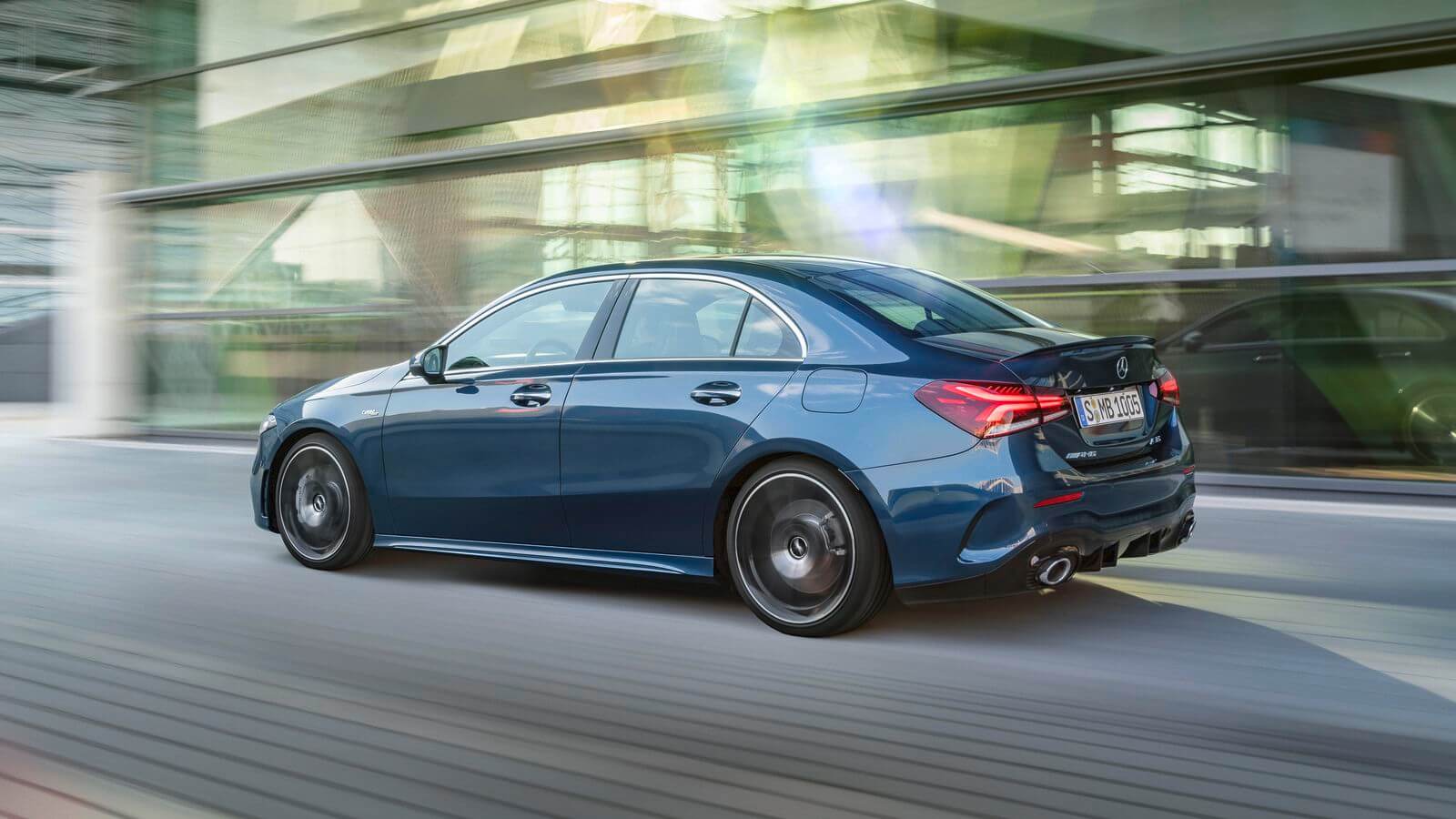 Mercedes-AMG A35 Sedan Tanıtıldı! İşte O Yakışıklının Özellikleri!