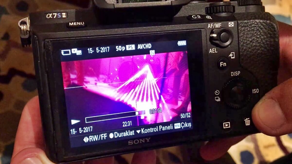 20 Bin TL'lik Sony A7SII Lazer Yansıması Yüzünden Böyle Zarar Gördü