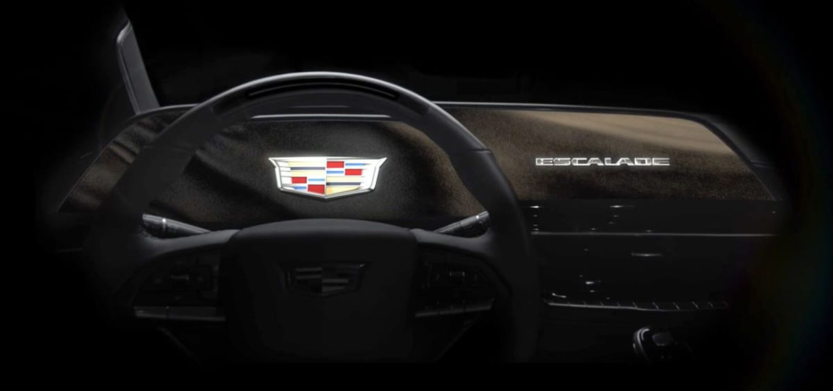 2021 Model Cadillac Escalade, 38 inçlik Kavisli OLED Ekrana Sahip