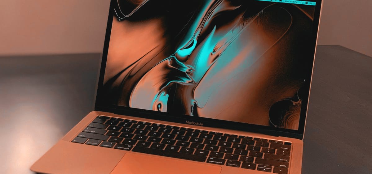 Apple'dan Yeni Bir Macbook Air Gelebilir!
