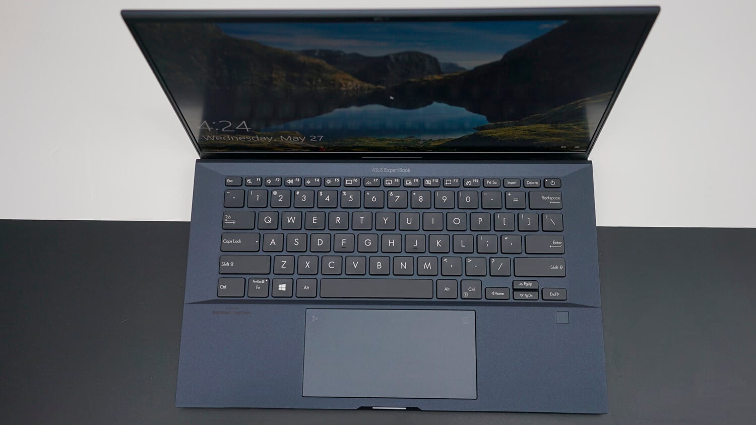 Dünya'nın en hafif 14" laptop incelemesi: ASUS Expertbook B9