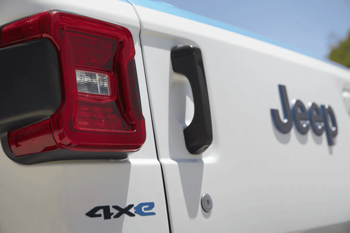 Jeep, 2022 Yılında Amerika'ya Elektrikli Şarj İstasyonları Kurmaya Başlayacak