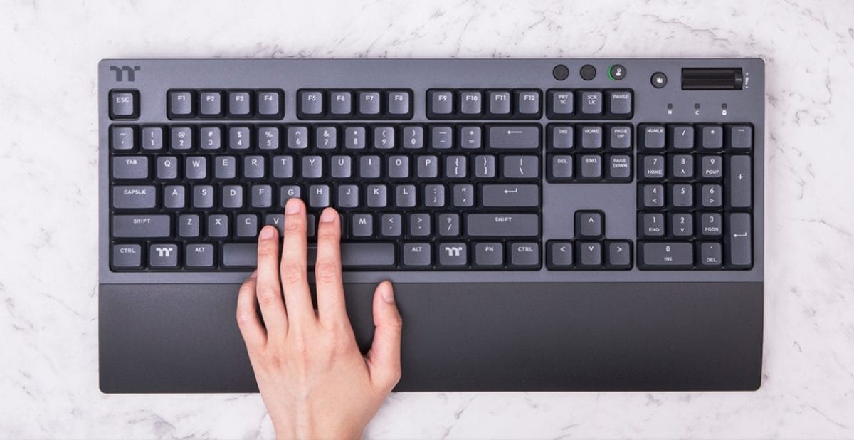 Thermaltake W1 WIRELESS Oyuncu Klavyesi Satışa Çıktı 