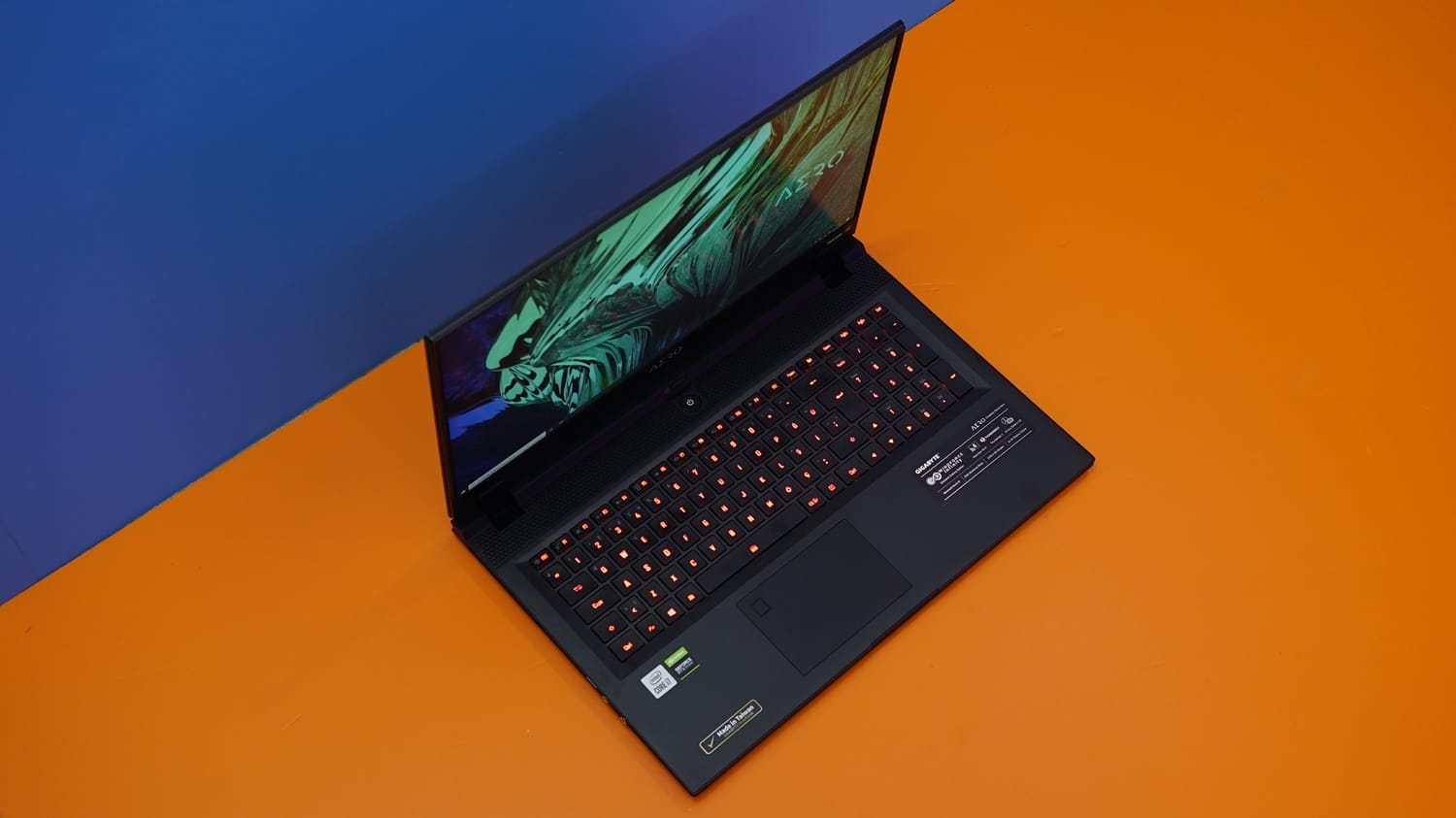 Gigabyte Aero 17 KC Laptop İncelemesi
