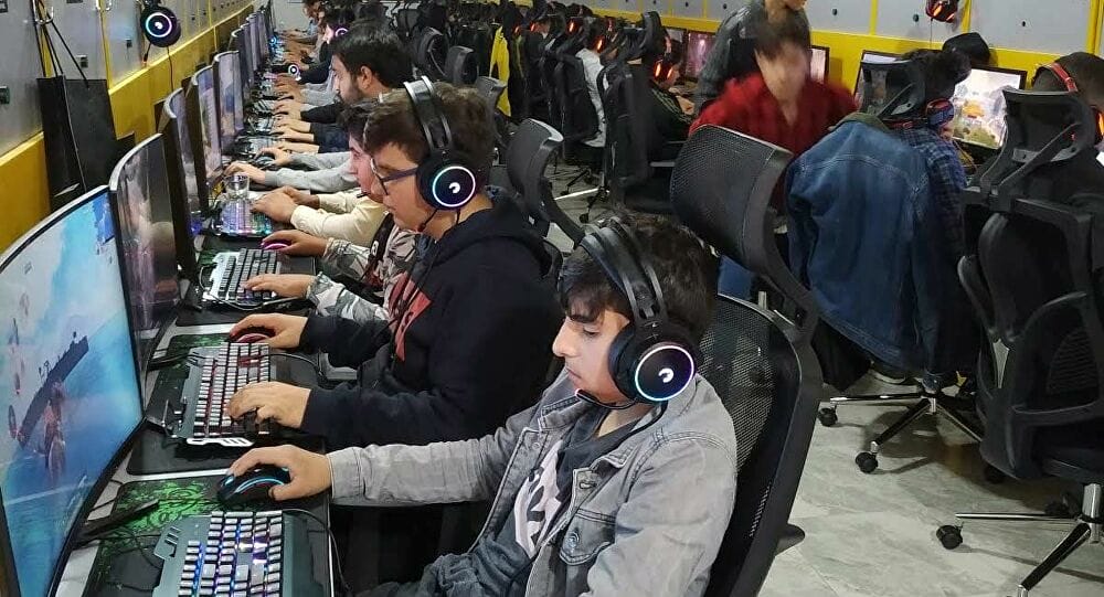 İnternet Kafeden 7 Bin Dolar Değerinde Ekran Kartı Çaldılar!