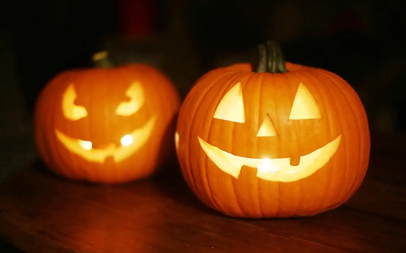 Microsoft, Cadılar Bayramına Özel "Pumpkin Season" Windows 10 Temasını Yayınladı!
