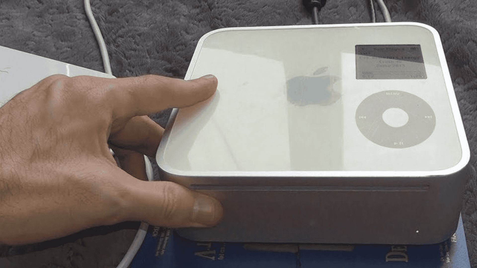 Nostalji: İçerisinde iPod Olan İlk Mac Mini Prototipi Ortaya Çıktı!