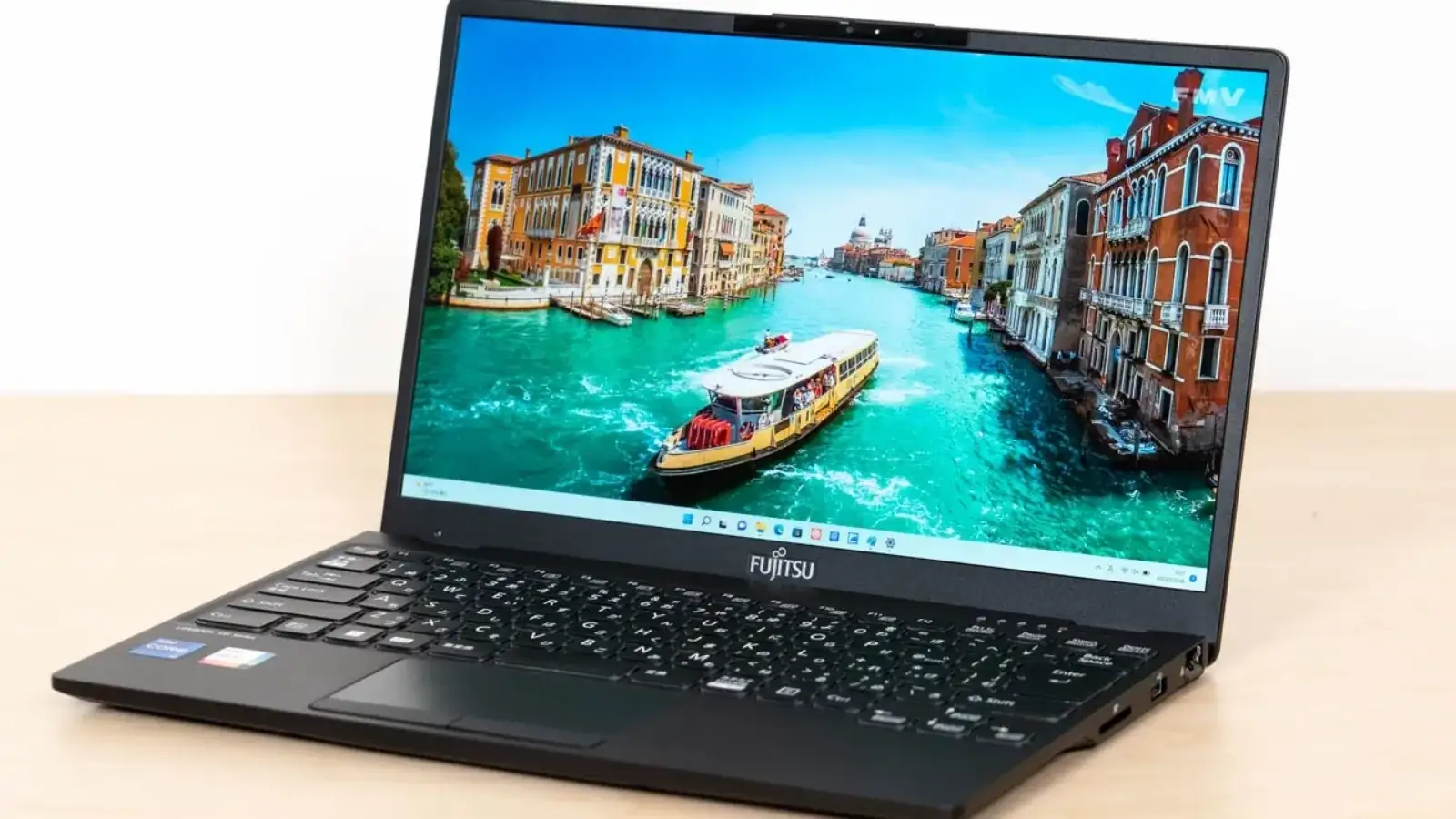 Hafifliği ile Dikkat Çeken Fujitsu Lifebook WU-X/G2 Tanıtıldı!