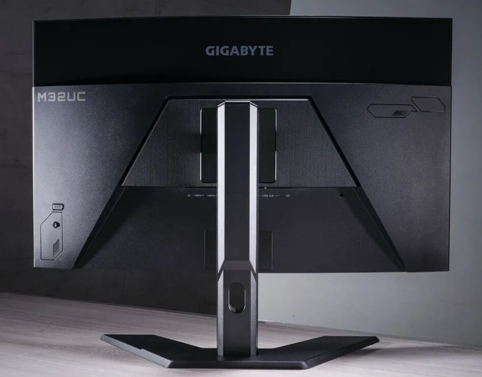 Gigabyte M32UC