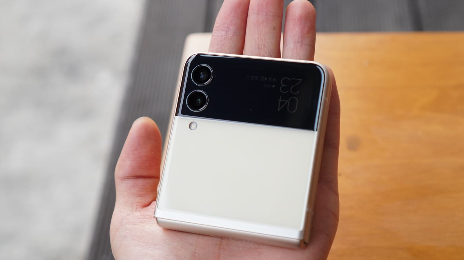 Samsung Galaxy Z Flip4, 70’den Fazla Renk Seçeneğiyle Geliyor