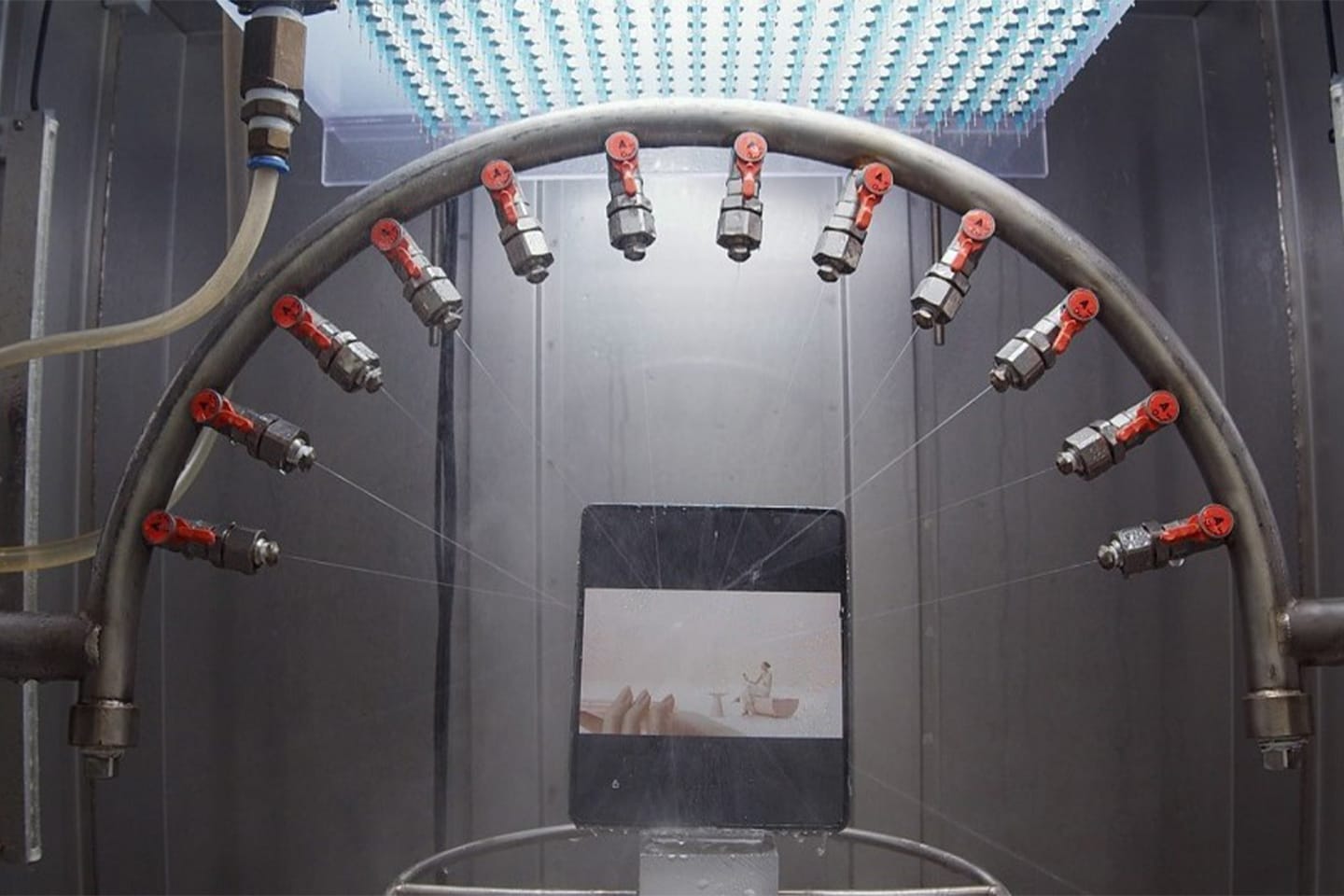 Samsung, Katlanabilir Akıllı Telefonların Test Sürecinin Nasıl İşlediğini Anlatan Bir Video Paylaştı!